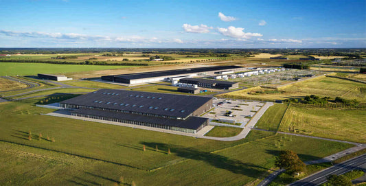Solar-Powered Data Centers: Reducing Carbon Footprint in the Digital Infrastructure for Installers